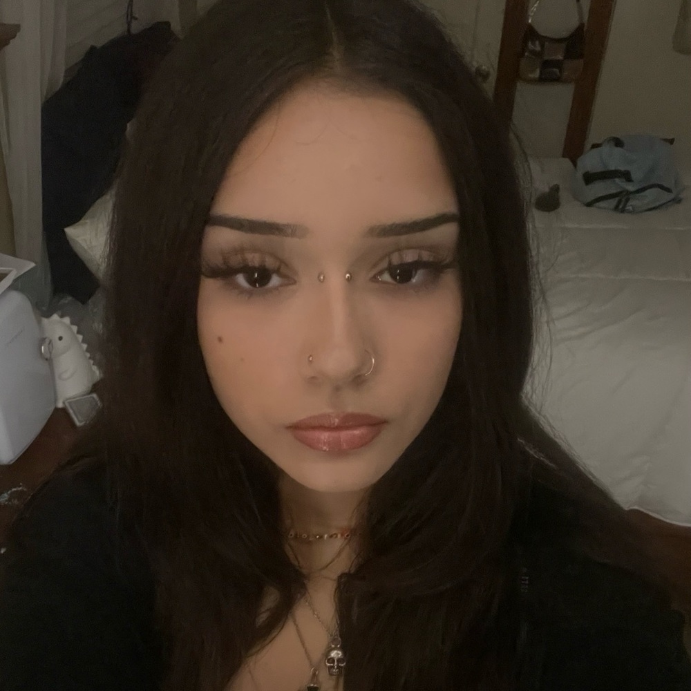 Meet your Posher, Daniella